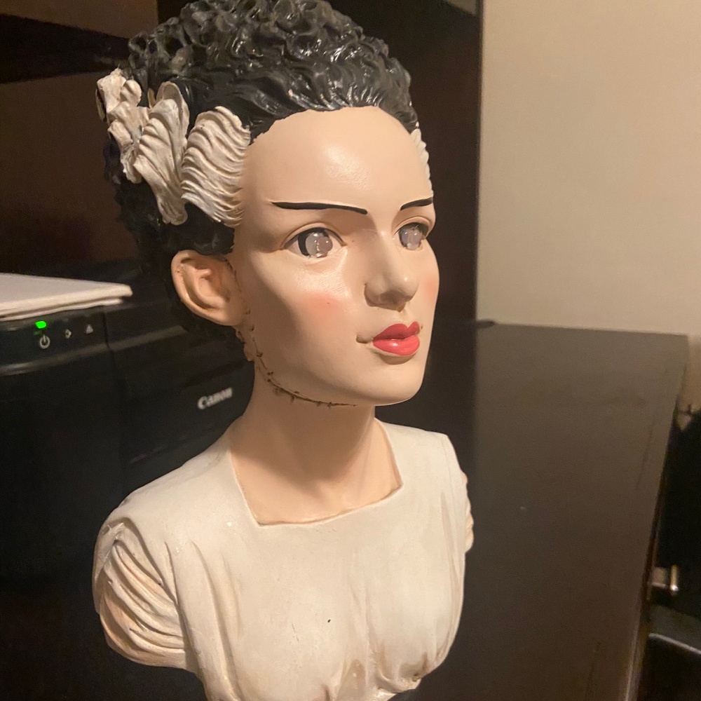 Viral Bride of Frankenstein Bust